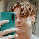 bathroom.singerr - instagram username