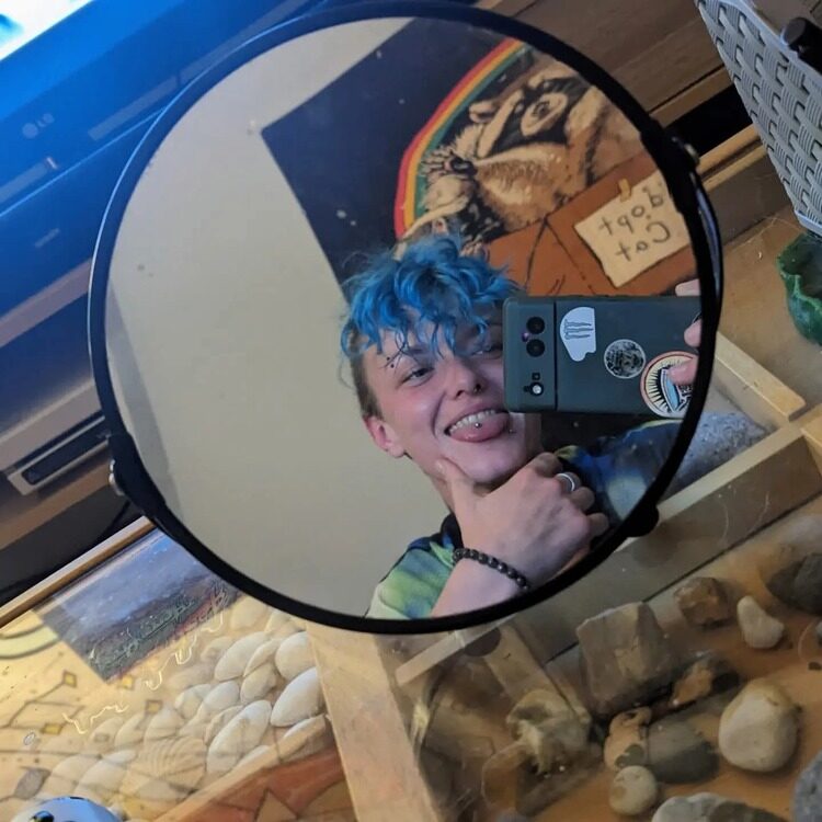 Foto de perfil de Read bio