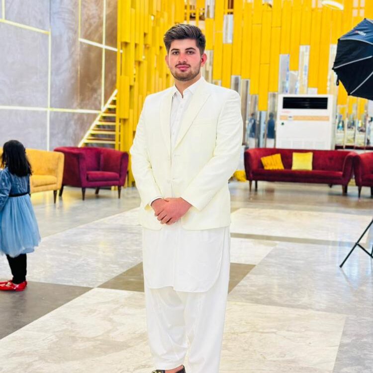 Foto de perfil de Saqib Ali