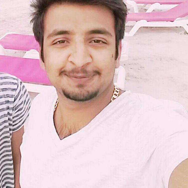 Foto de perfil de Malik Hamza Farooq Awan