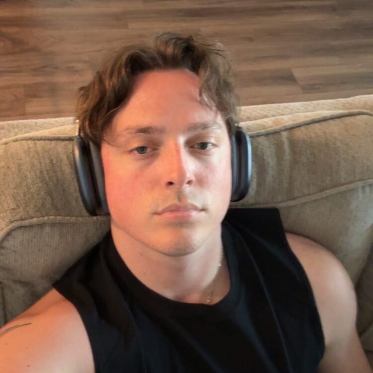 Foto de perfil de R B