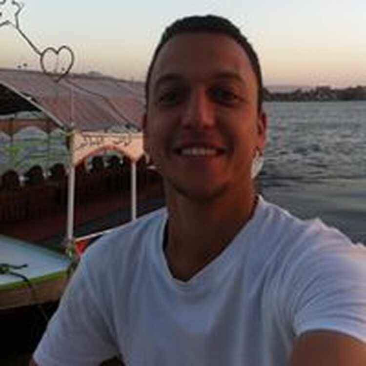 Foto de perfil de AhmedSaeed