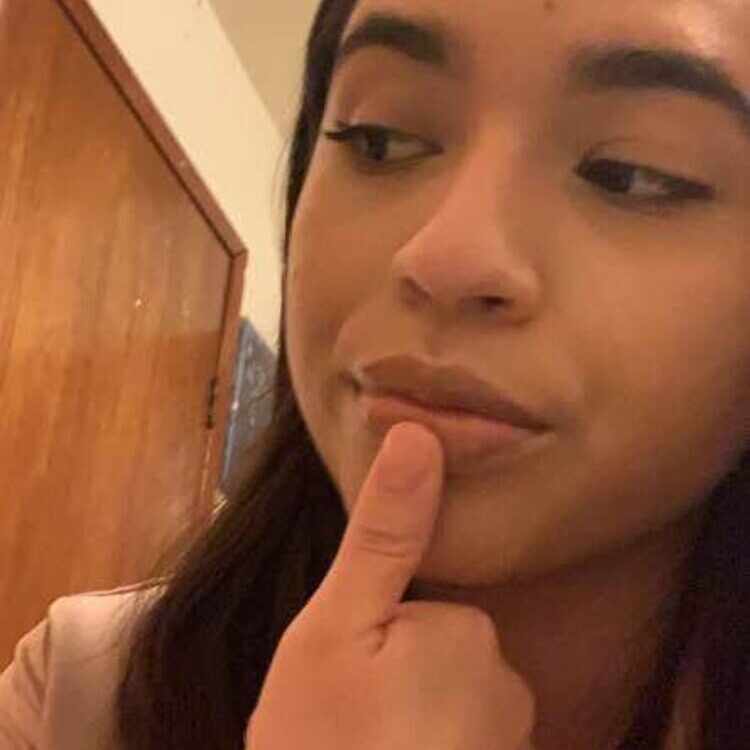 Foto de perfil de Nora ava