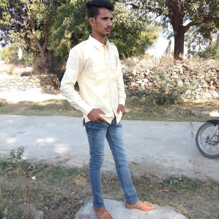 Foto de perfil de Madhav 851