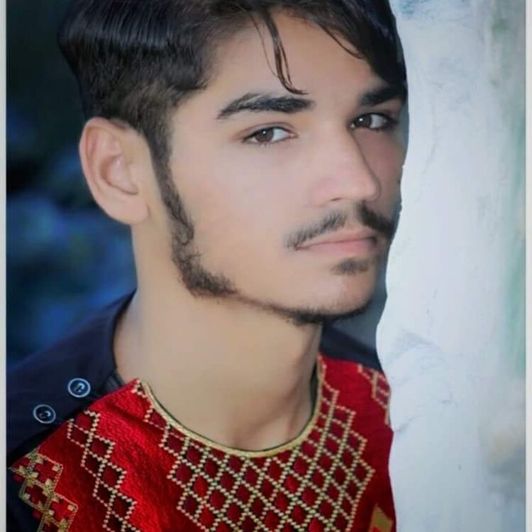 Foto de perfil de Umar Ayan
