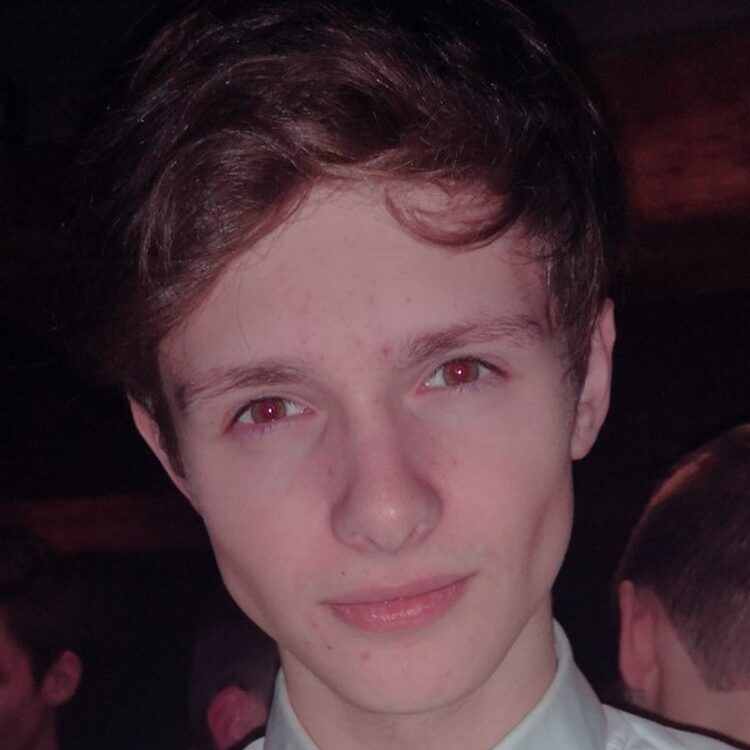 Foto de perfil de Adrian
