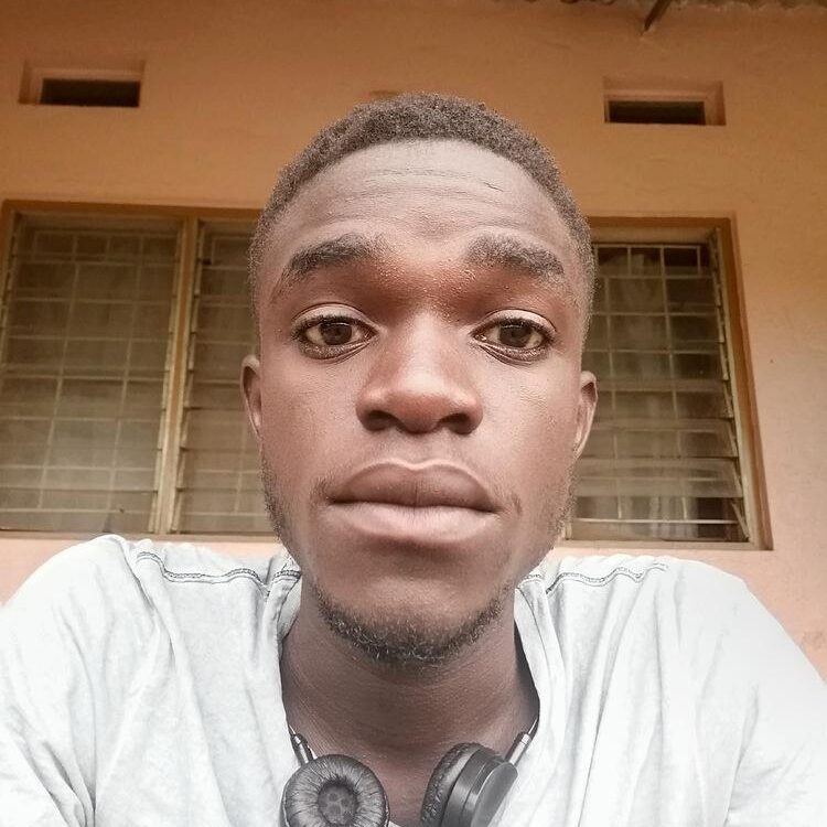 Foto de perfil de MAKUMBI BENEDICTO